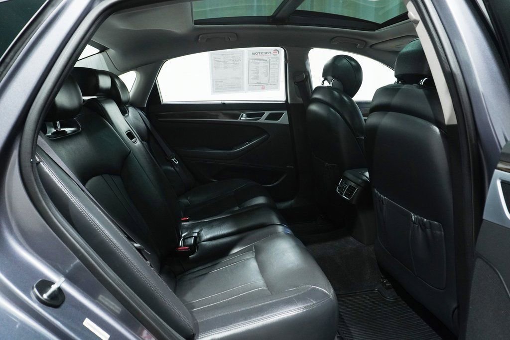 Used 2015 Hyundai Genesis 3.8 w/ Option Group 02 image 14