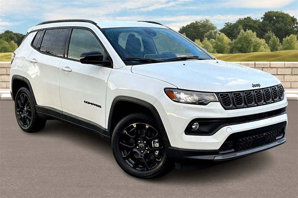 New 2026 Jeep Compass Latitude image 2