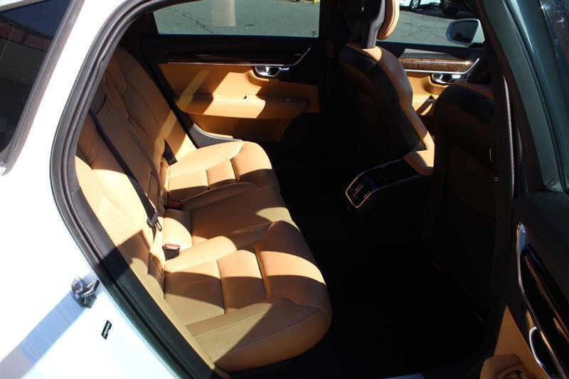 Used 2018 Volvo S90 T5 Momentum w/ Convenience Package image 24