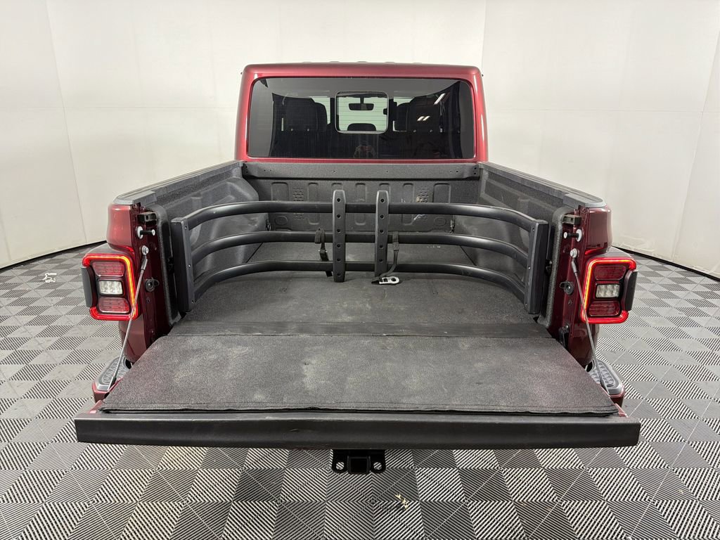 Used 2021 Jeep Gladiator Overland image 16