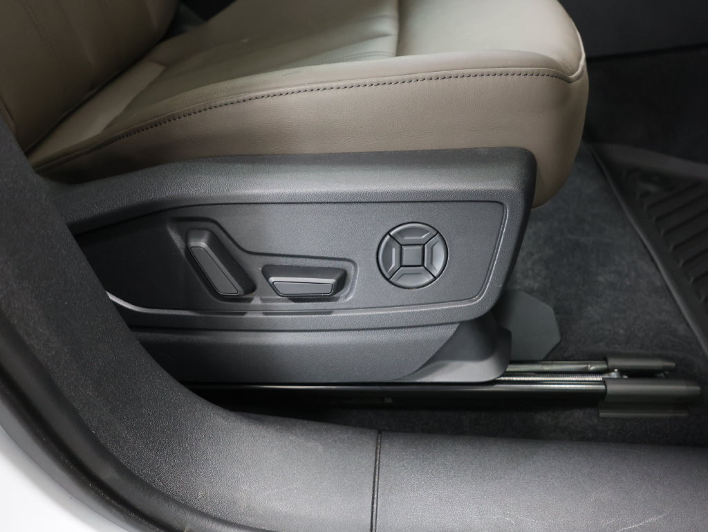 Certified 2025 Audi Q5 Premium Plus w/ Premium Plus AWD/4WD image 22