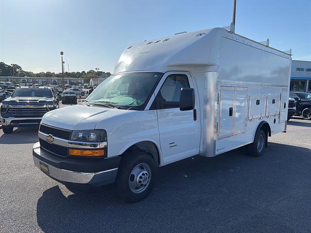 New 2026 Chevrolet Express 4500 w/ Power Convenience Package RWD image 2