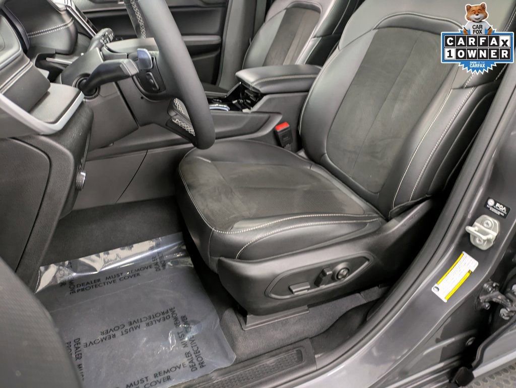 Used 2023 Jeep Grand Cherokee Altitude image 11