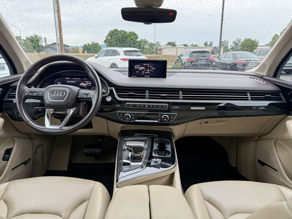 Used 2019 Audi Q7 3.0T Premium Plus w/ Premium Plus Package AWD/4WD image 12