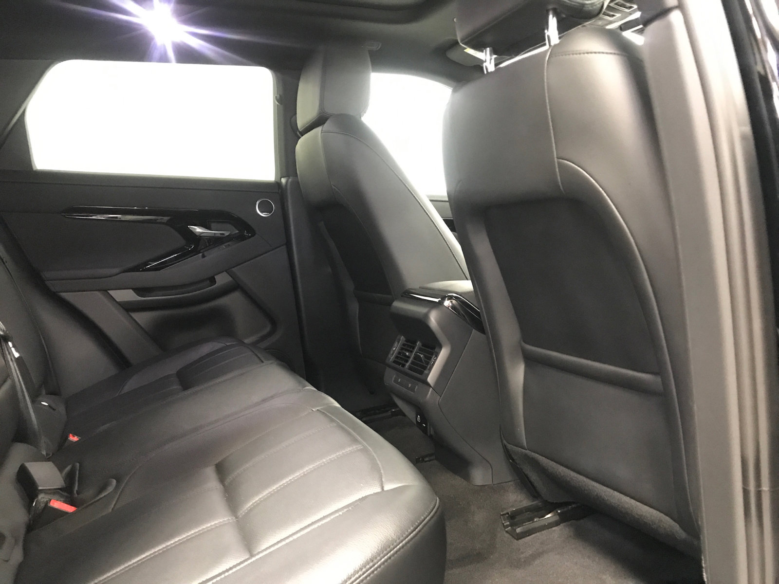 Used 2024 Land Rover Range Rover Evoque Dynamic SE AWD/4WD image 13