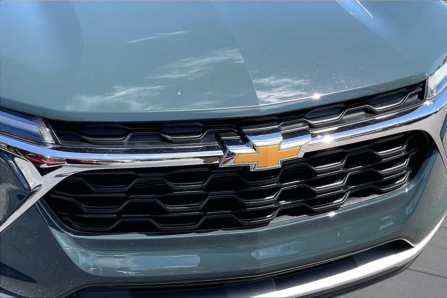 Used 2026 Chevrolet Trax LT w/ LT Convenience Package FWD image 29