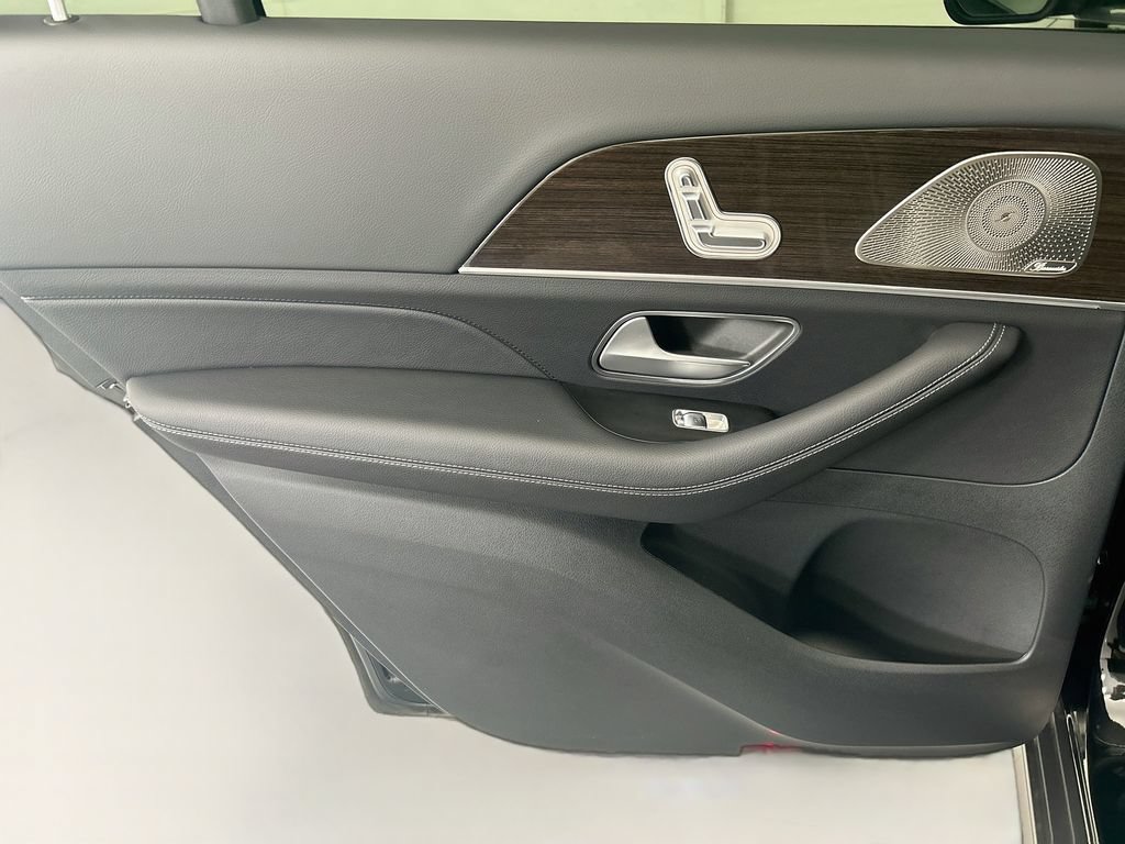 New 2026 Mercedes-Benz GLS 450 4MATIC image 25