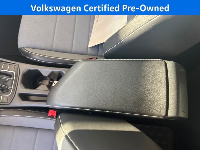 Certified 2025 Volkswagen Jetta SE w/ Sunroof Package image 29