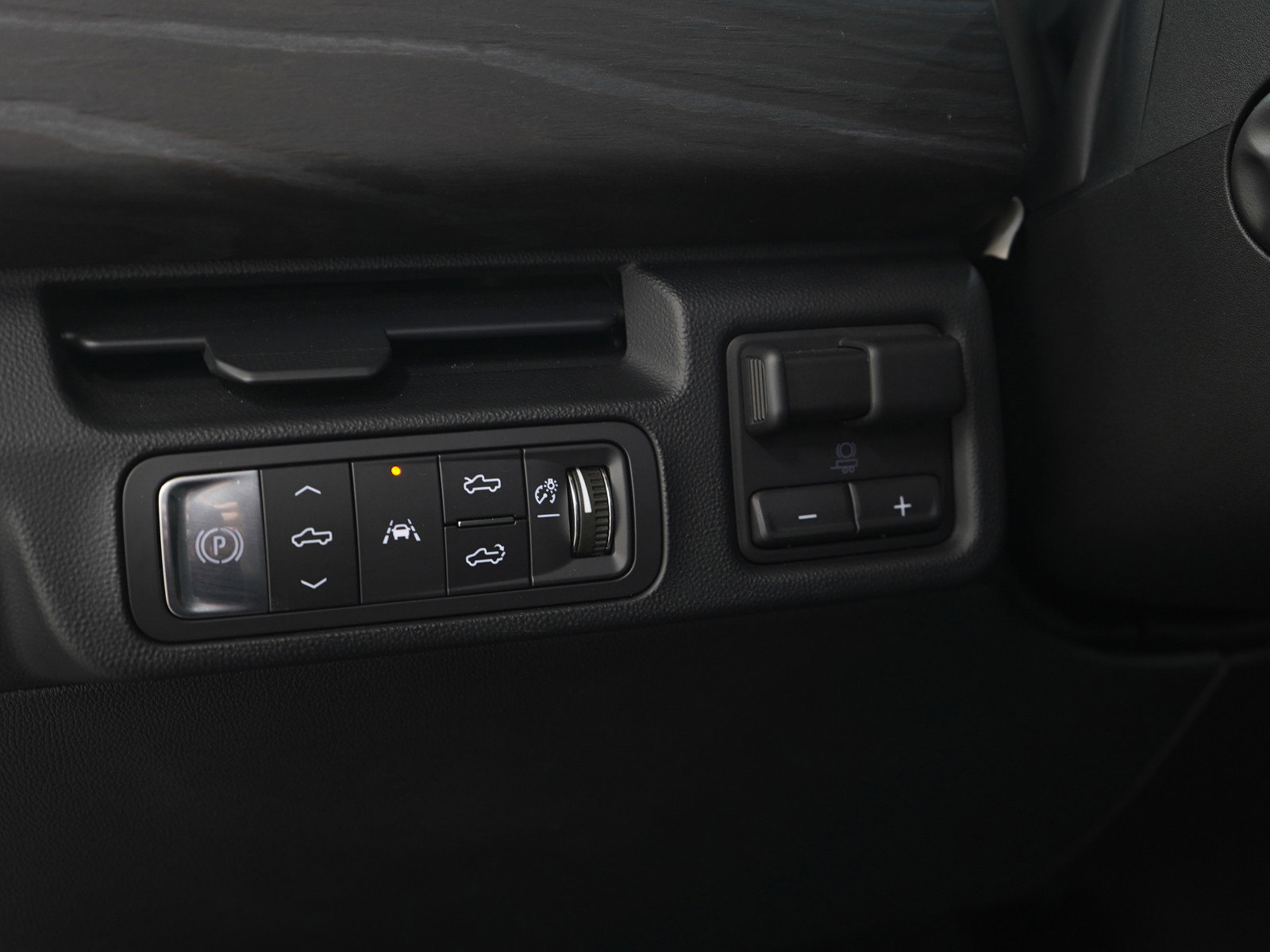 Used 2025 GMC Sierra EV Denali AWD/4WD image 29