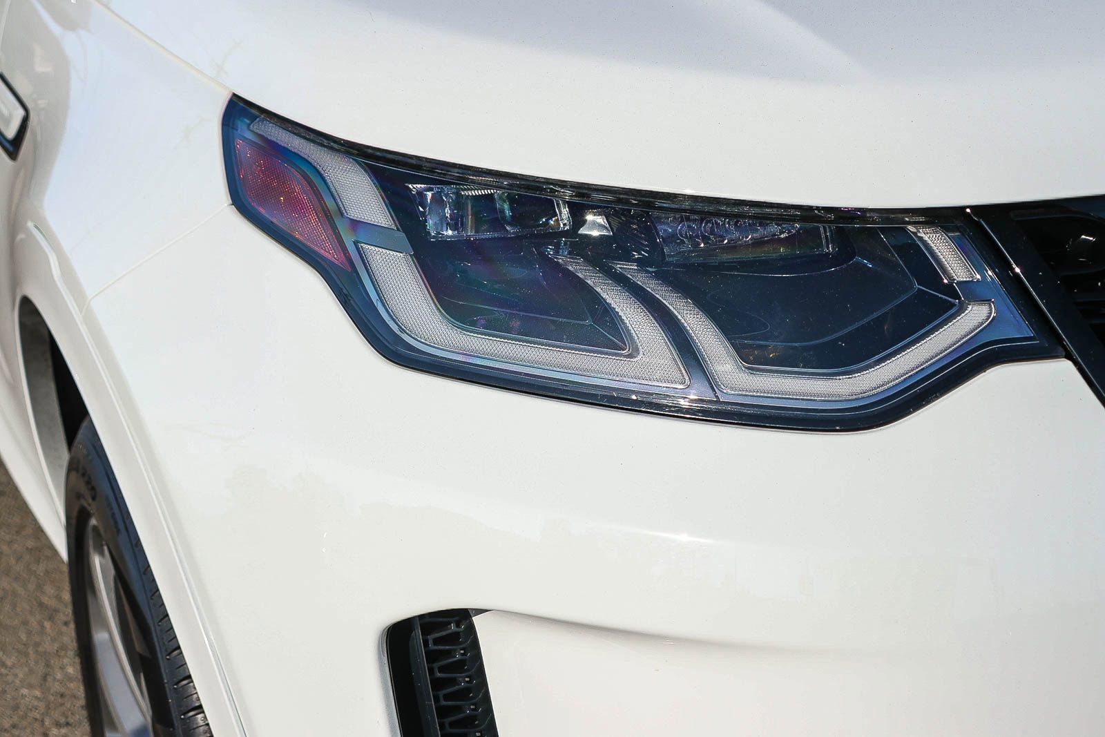 Used 2025 Land Rover Discovery Sport S image 15