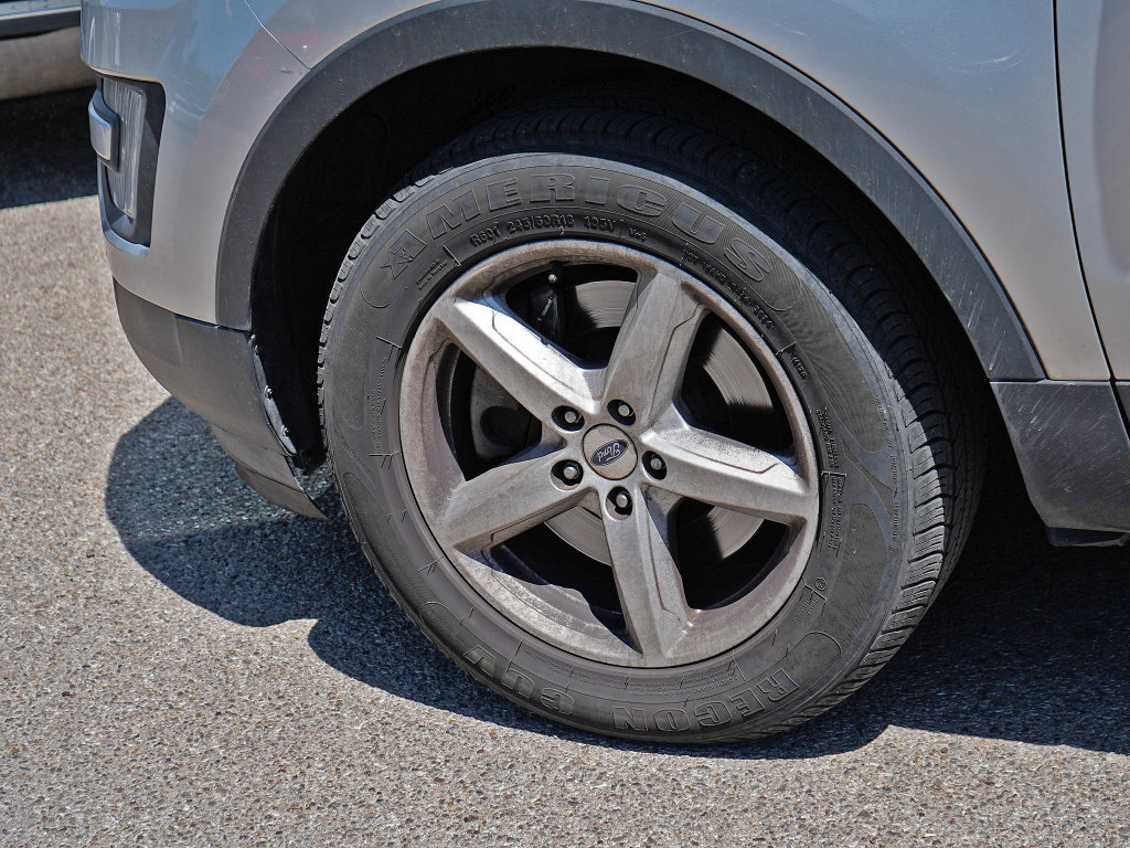 Used 2016 Ford Explorer XLT w/ Equipment Group 201A AWD/4WD image 6