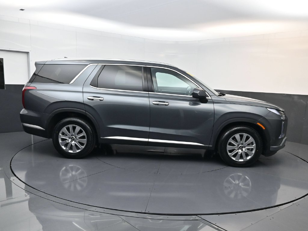 Certified 2025 Hyundai Palisade SEL FWD image 3