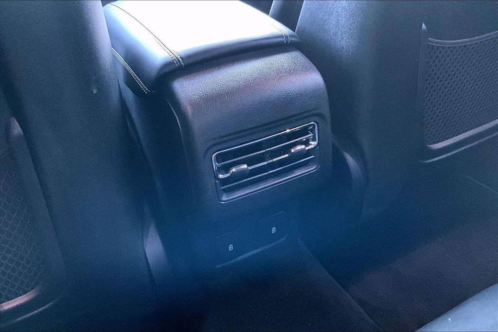 Used 2025 Lincoln Corsair Reserve image 33