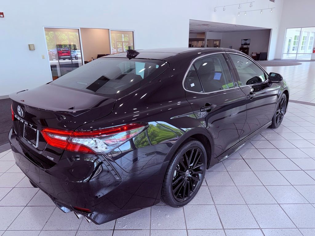 Used 2022 Toyota Camry XSE w/ Navigation Package FWD image 16