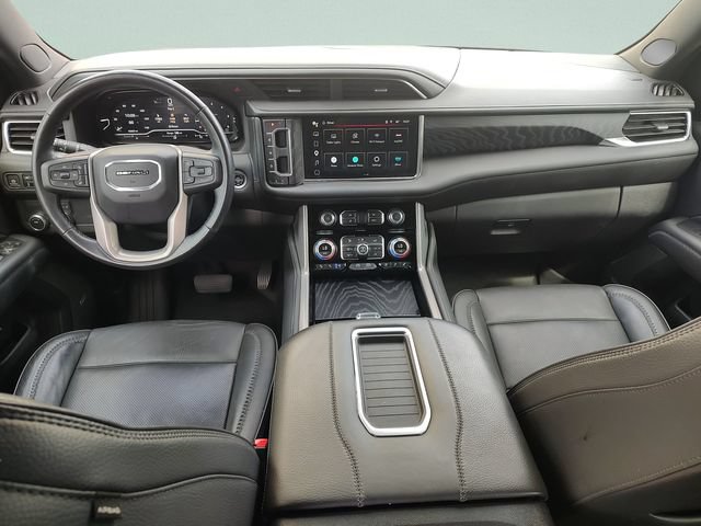 Used 2022 GMC Yukon XL Denali RWD image 9