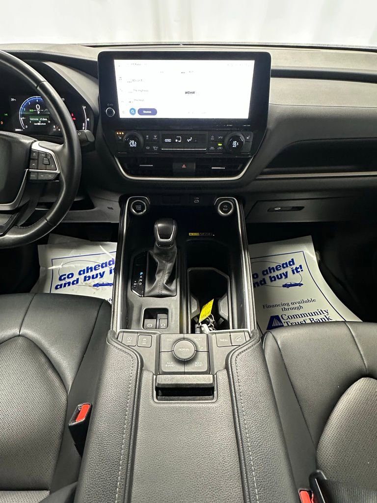 Used 2024 Toyota Grand Highlander XLE image 17