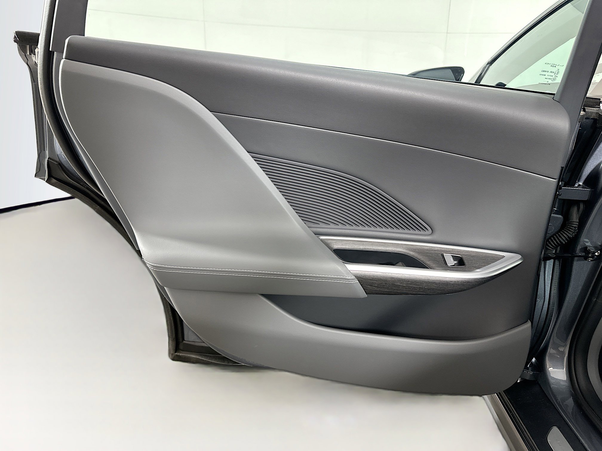 Used 2024 Lucid Air Pure RWD image 25