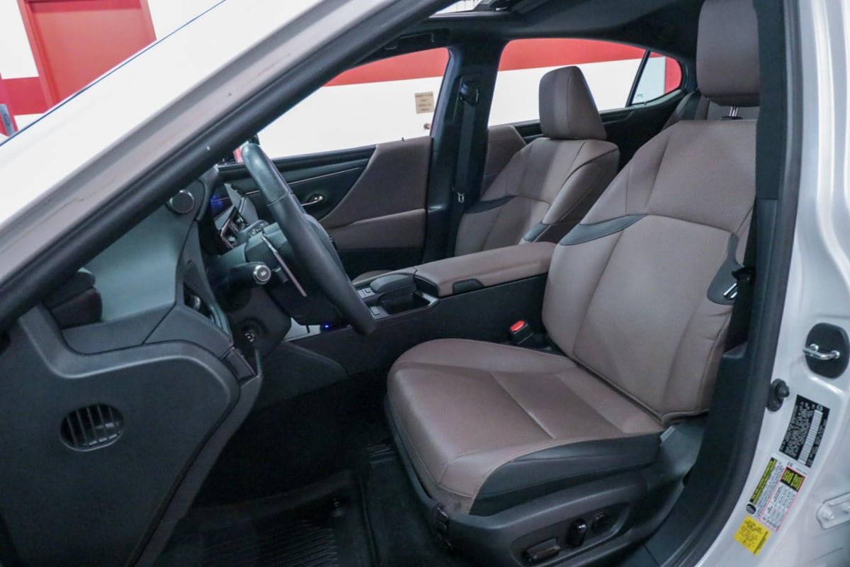 Used 2022 Lexus ES 350 w/ Premium Package FWD image 10