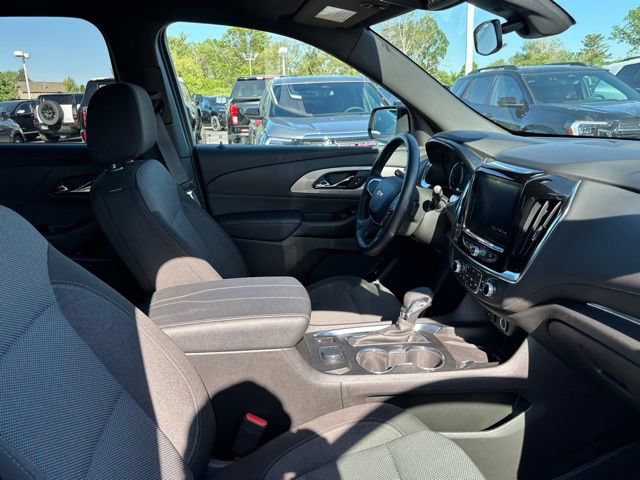 Used 2023 Chevrolet Traverse LT FWD image 16
