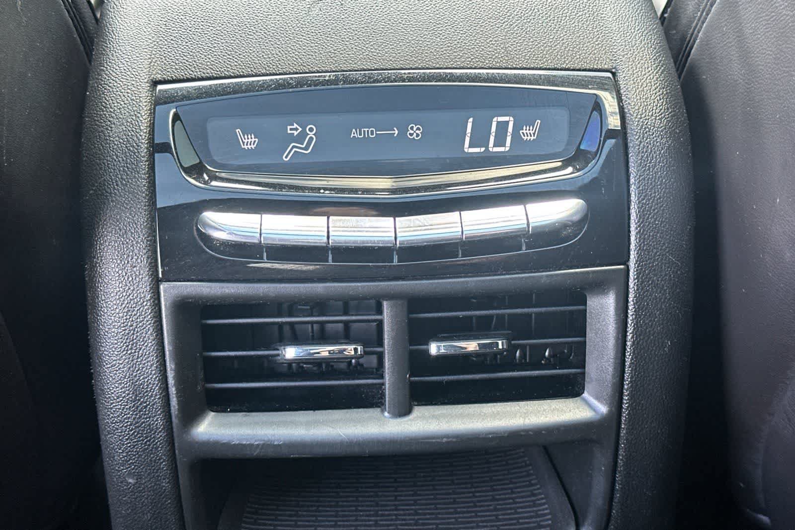 Used 2017 Cadillac XT5 Platinum AWD/4WD image 15