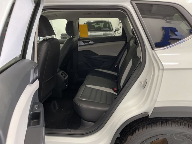 New 2026 Volkswagen Taos SEL AWD/4WD image 8