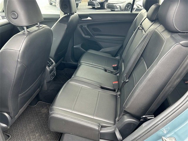Used 2021 Volkswagen Tiguan SE image 18