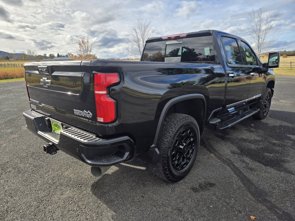 Used 2024 Chevrolet Silverado 3500 High Country w/ High Country Premium Package image 8