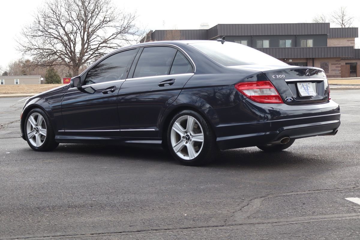 Used 2011 Mercedes-Benz C 300 4MATIC Sedan image 7