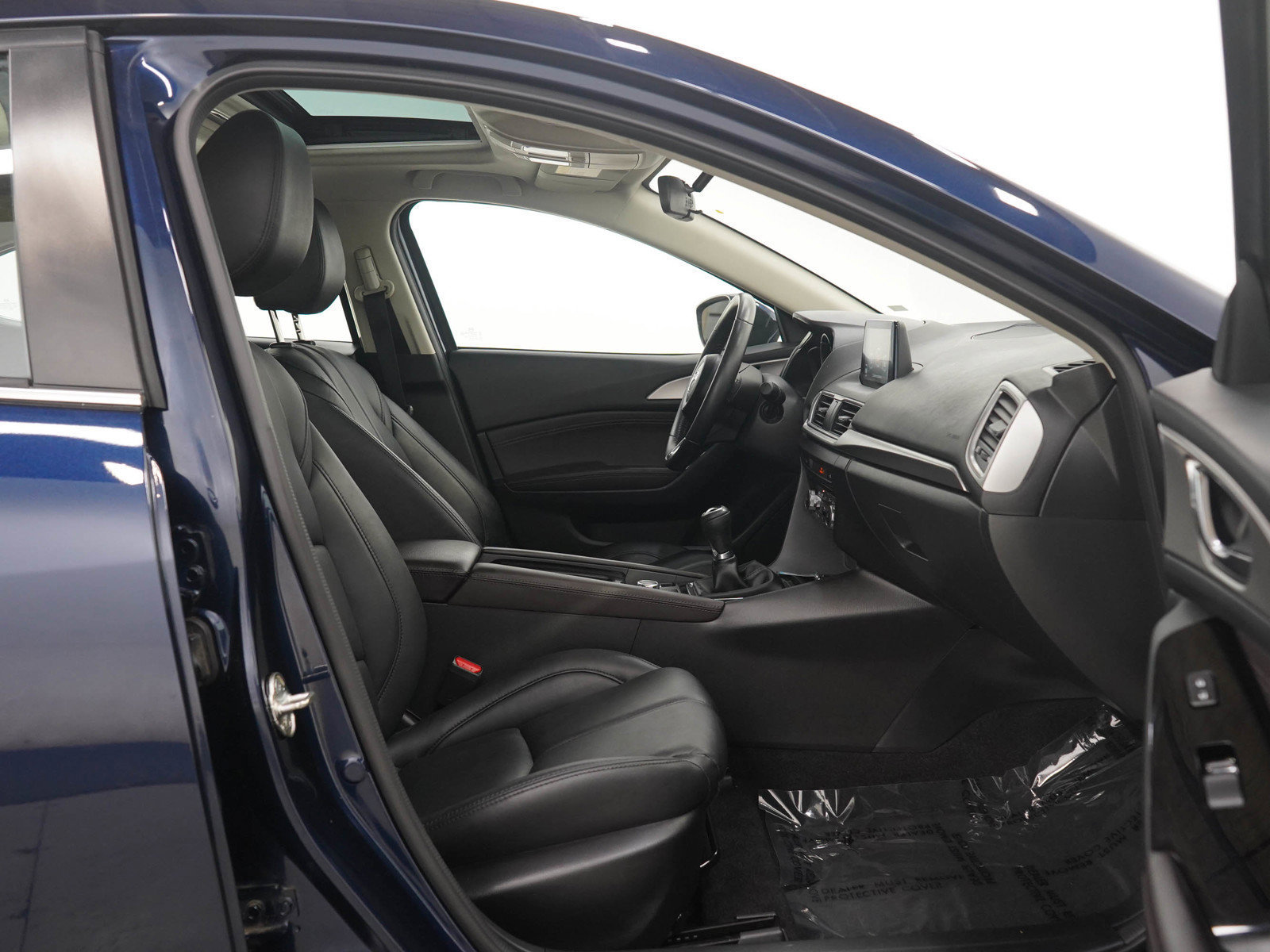 Used 2017 MAZDA MAZDA3 Touring FWD image 11