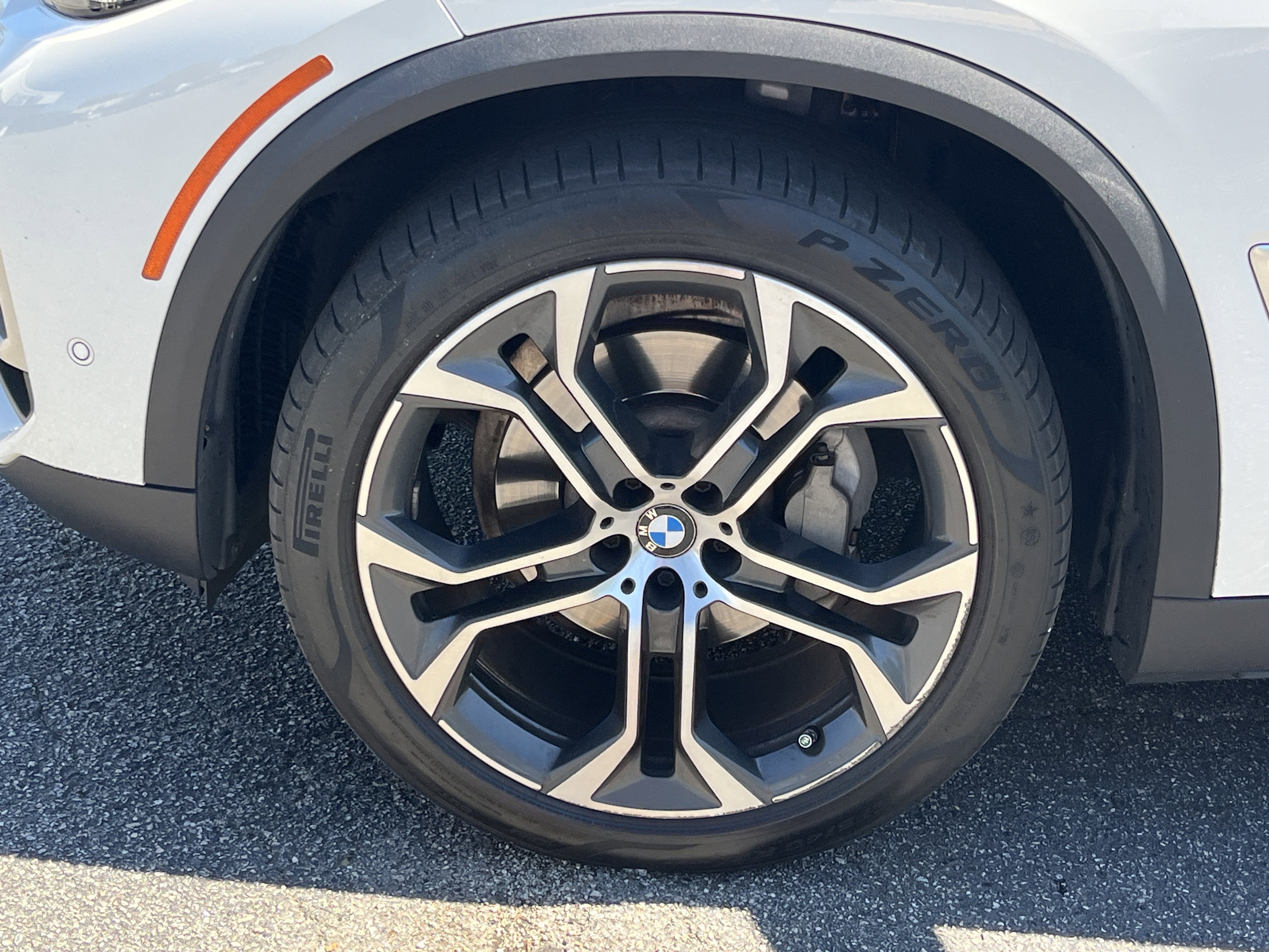 Used 2023 BMW X5 xDrive40i w/ Premium Package AWD/4WD image 32