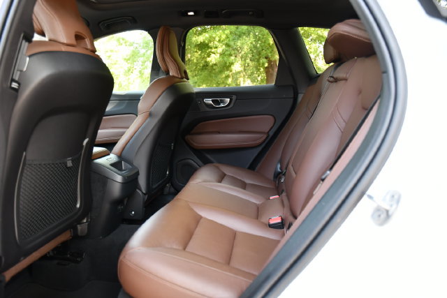 Used 2024 Volvo XC60 B5 Plus w/ Climate Package AWD/4WD image 16
