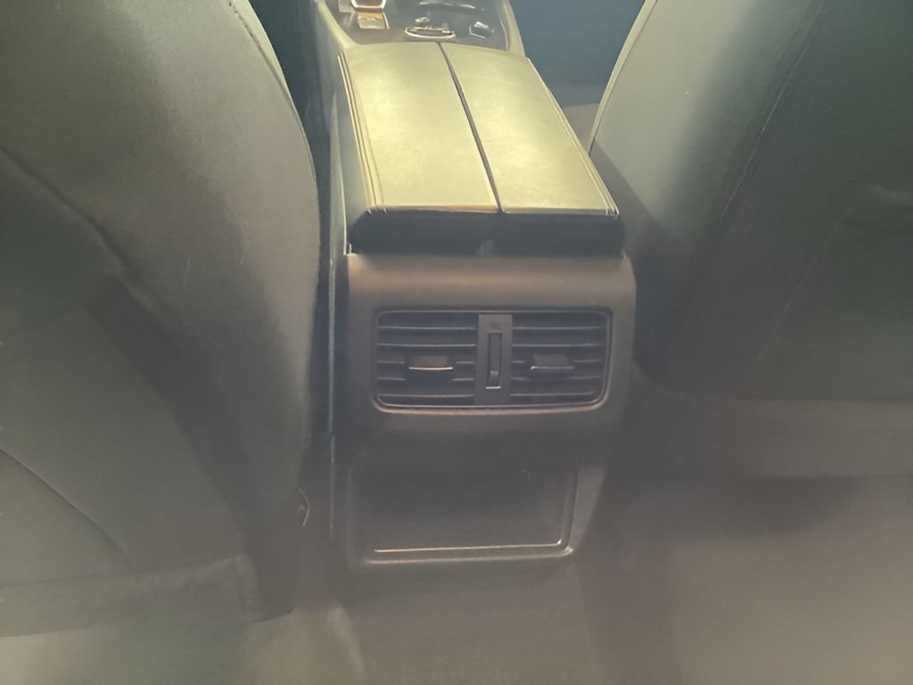 Used 2024 Nissan Rogue S AWD/4WD image 15