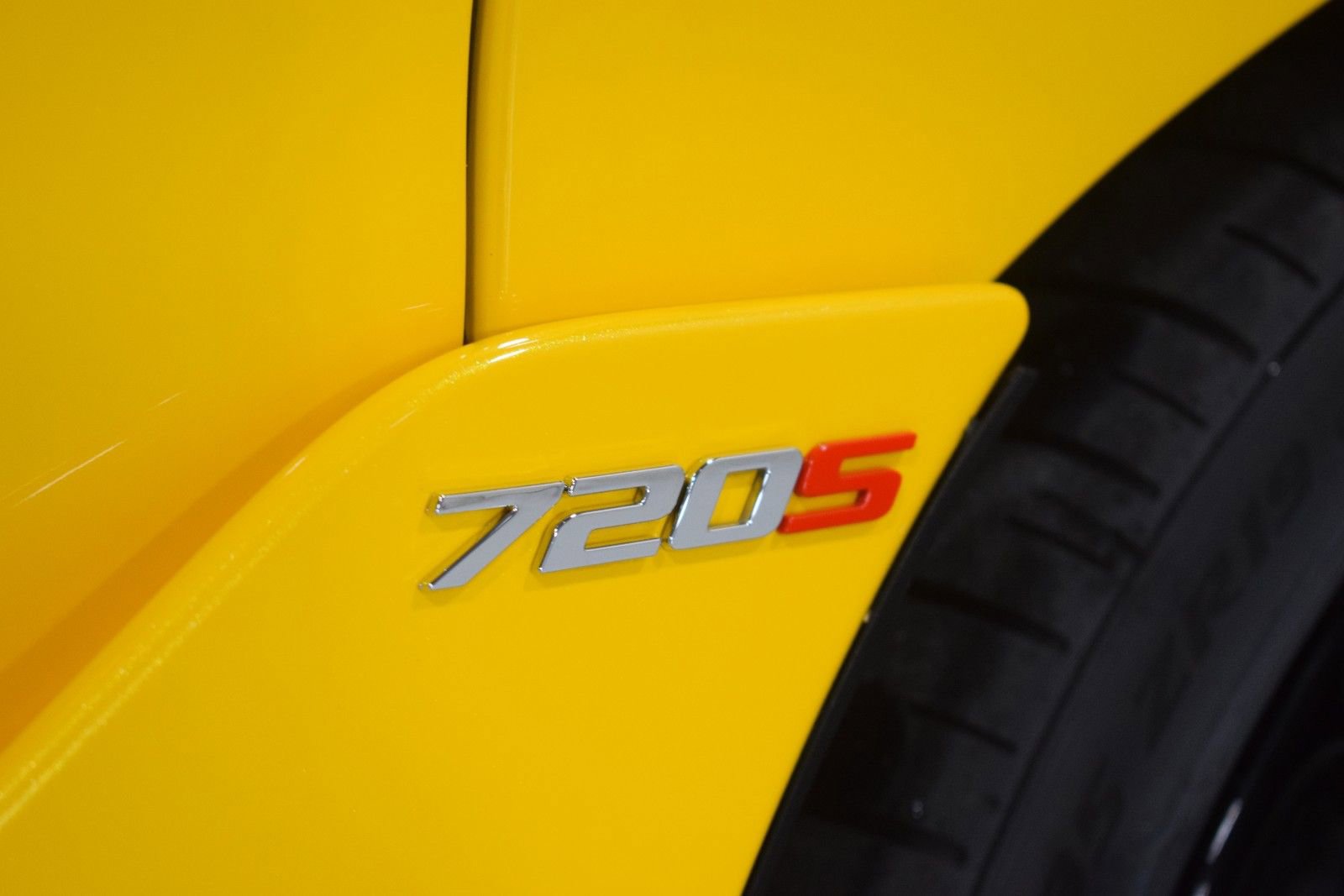 Used 2020 McLaren 720S Performance RWD image 13