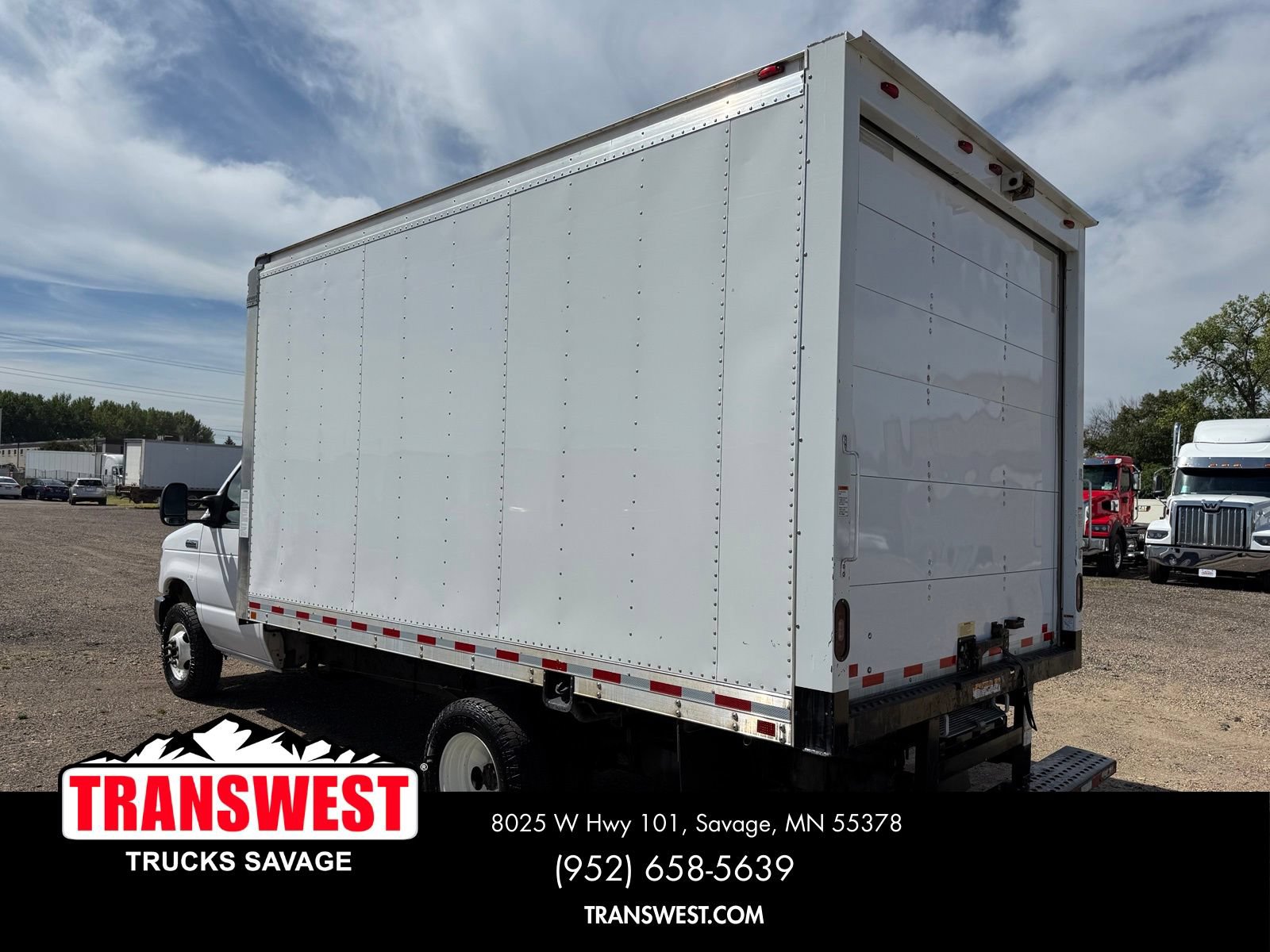 Used 2019 Ford E-450 and Econoline 450 Super Duty w/ Power Windows & Locks Group RWD image 3