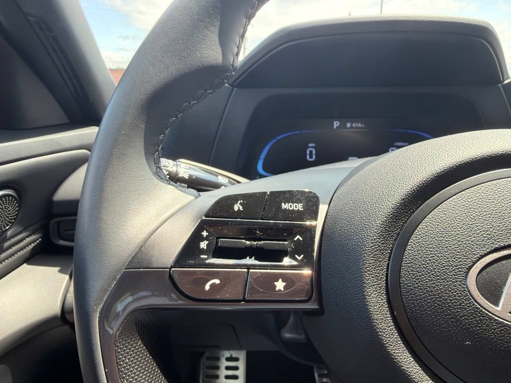 Certified 2025 Hyundai Elantra Sport FWD image 30