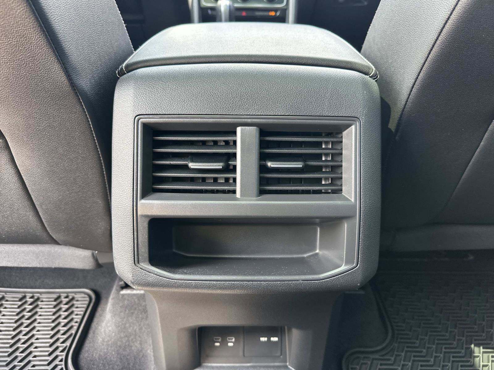 Used 2023 Volkswagen Atlas Cross Sport SEL R-Line AWD/4WD image 15