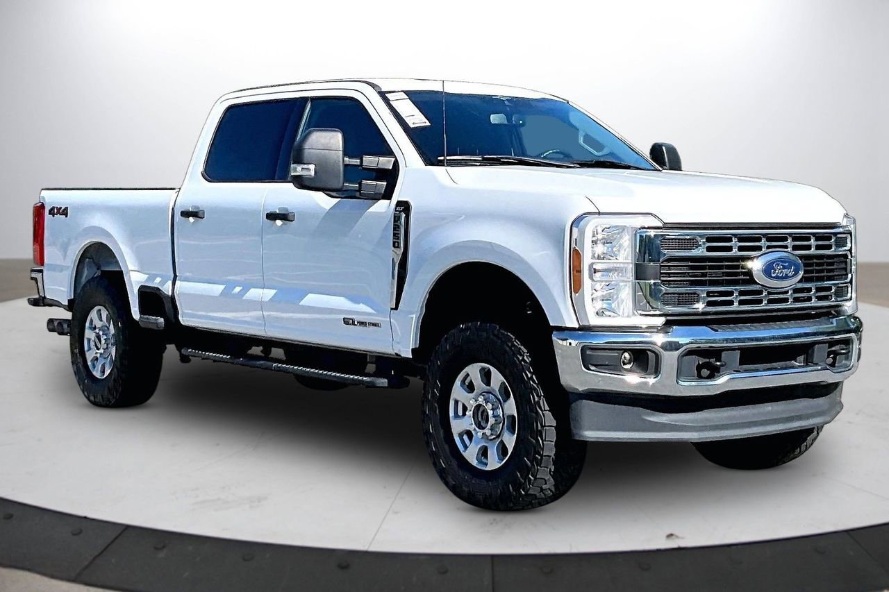 Used 2023 Ford F250 XLT AWD/4WD image 2