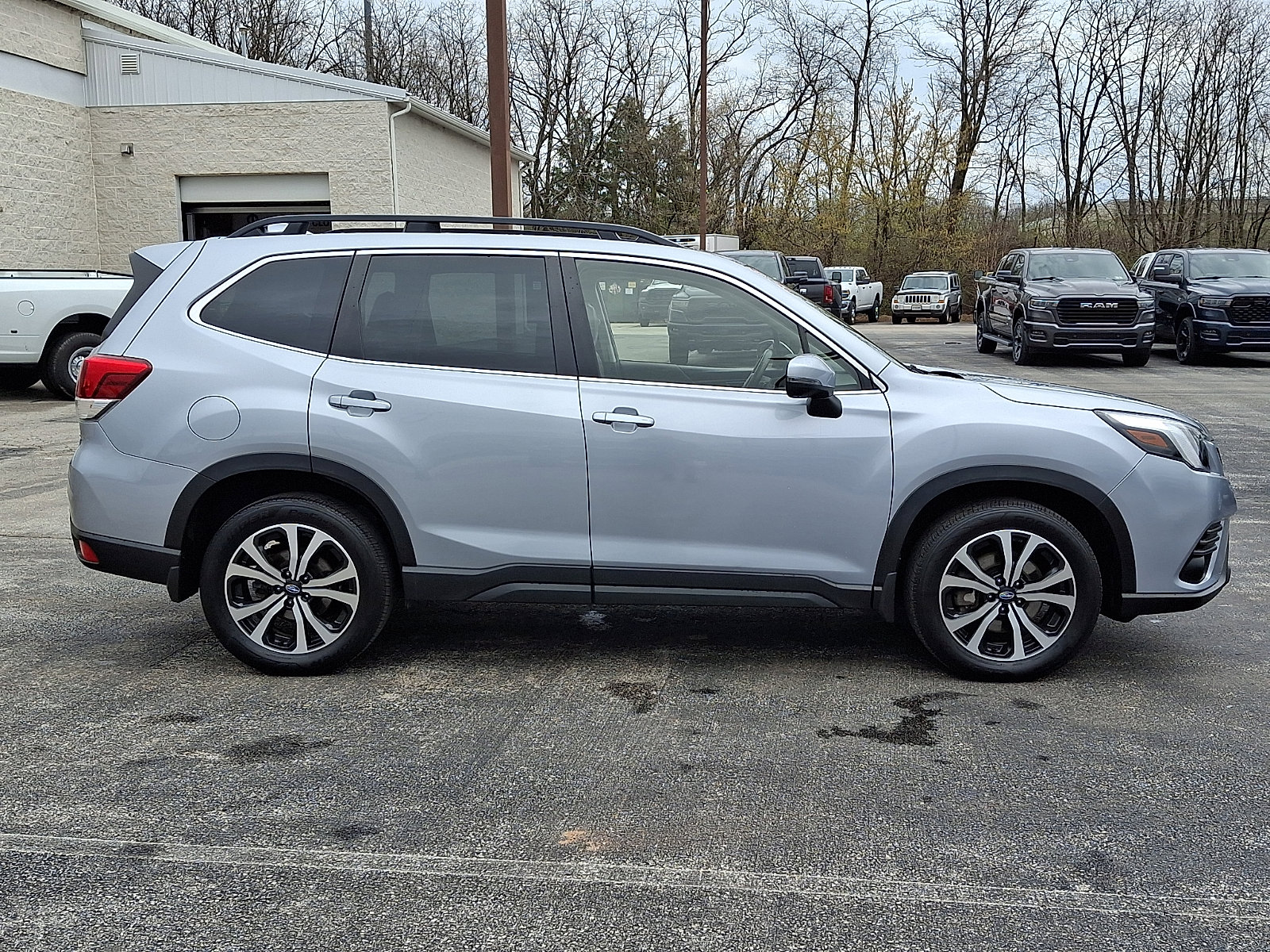 Used 2023 Subaru Forester Limited image 9