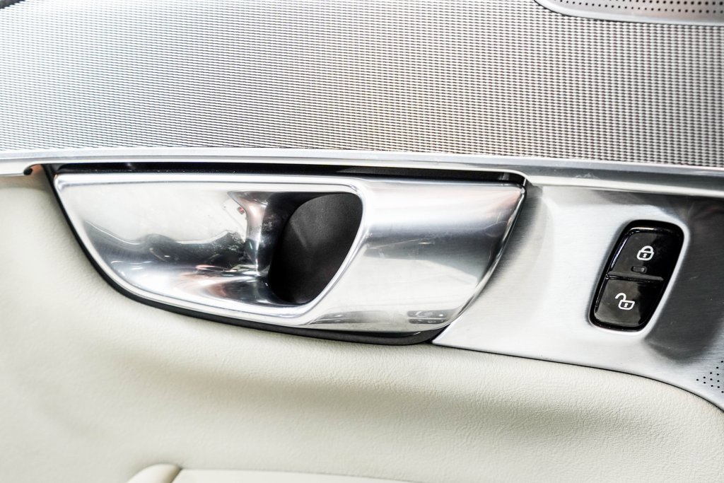 Used 2021 Volvo XC90 T6 R-Design w/ Advanced Package image 45