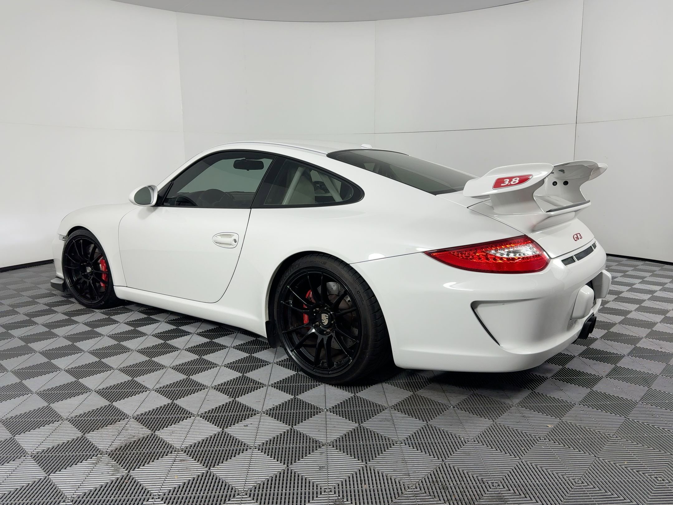 Used 2010 Porsche 911 GT3 image 3