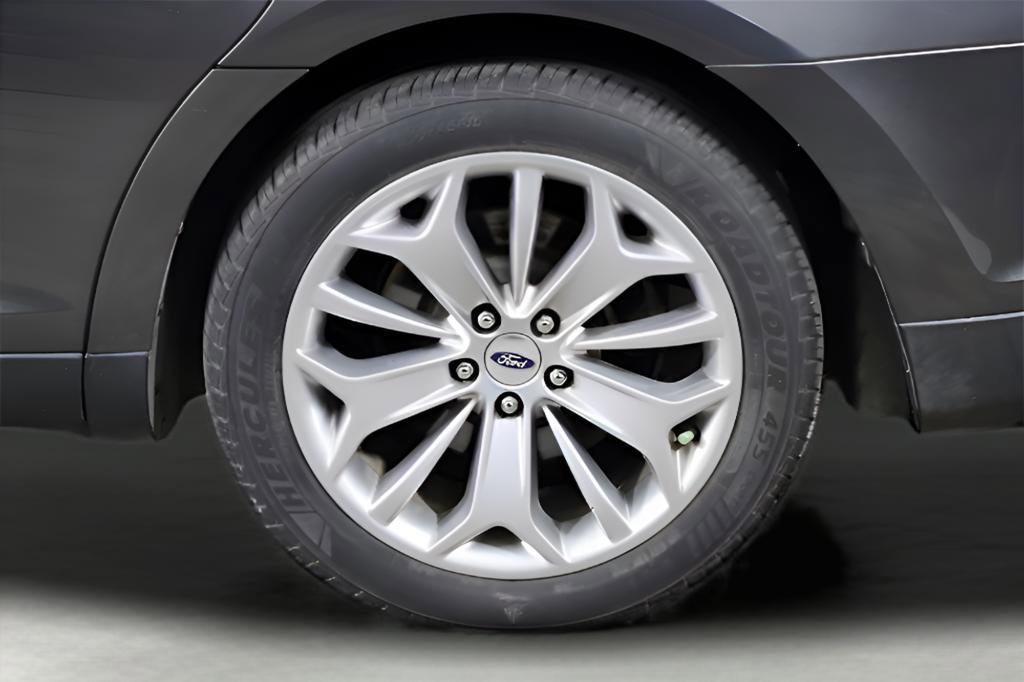 Used 2019 Ford Taurus Limited FWD image 9