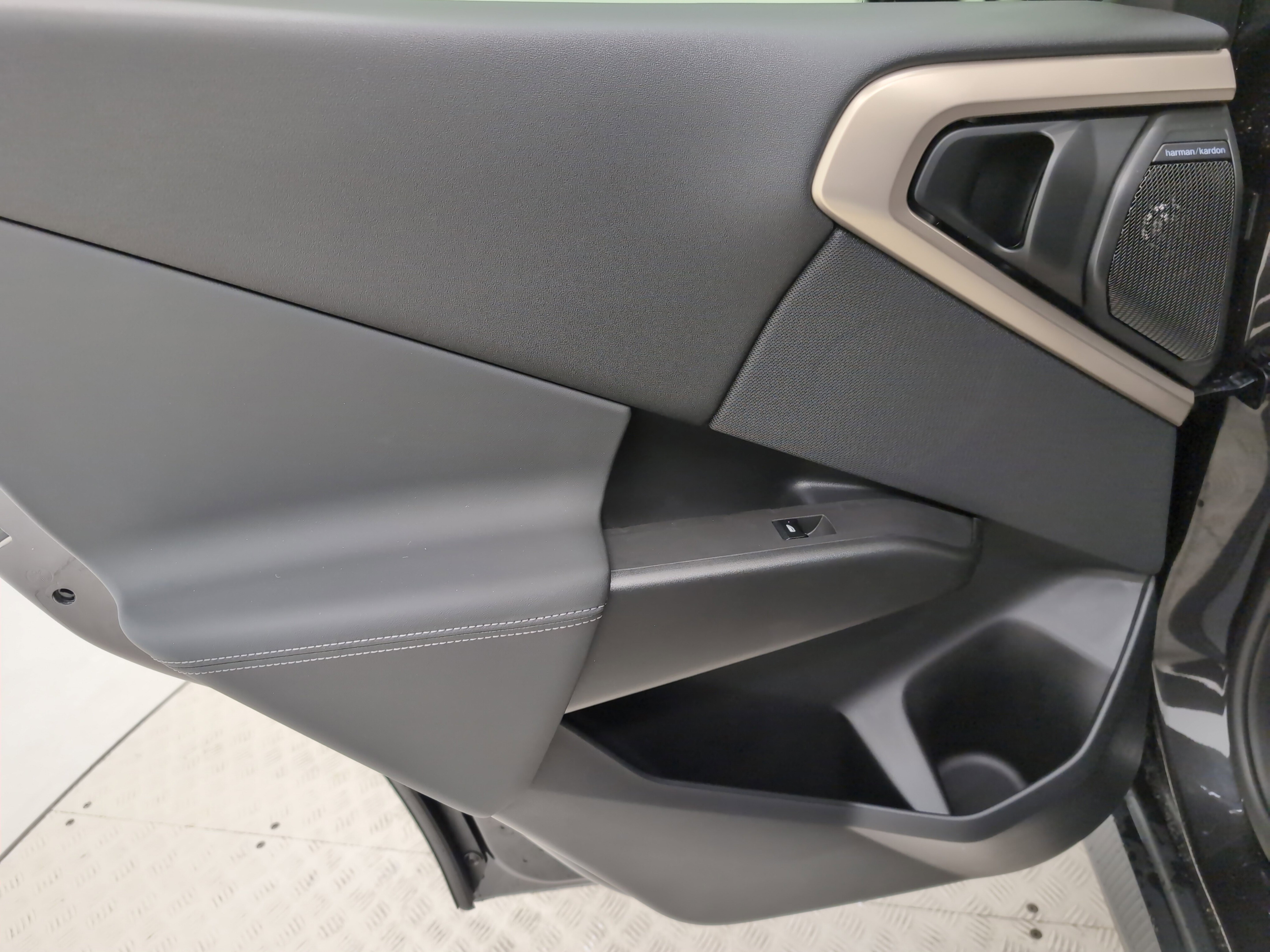 New 2025 BMW X3 xDrive30i w/ Premium Package image 21