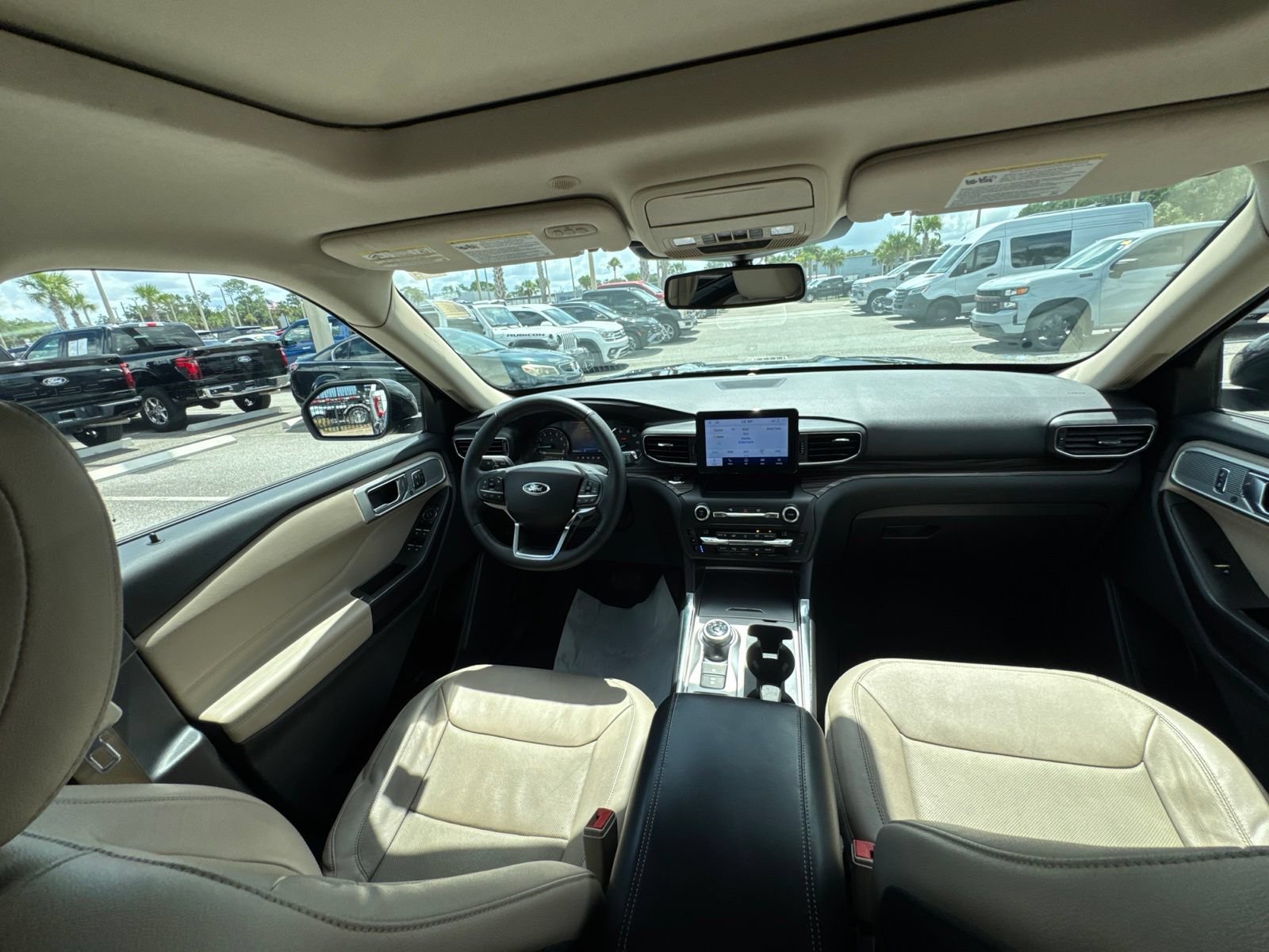 Used 2020 Ford Explorer Limited RWD image 19