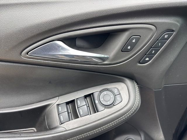 Used 2023 Buick Encore GX Essence w/ Experience Buick Package AWD/4WD image 17