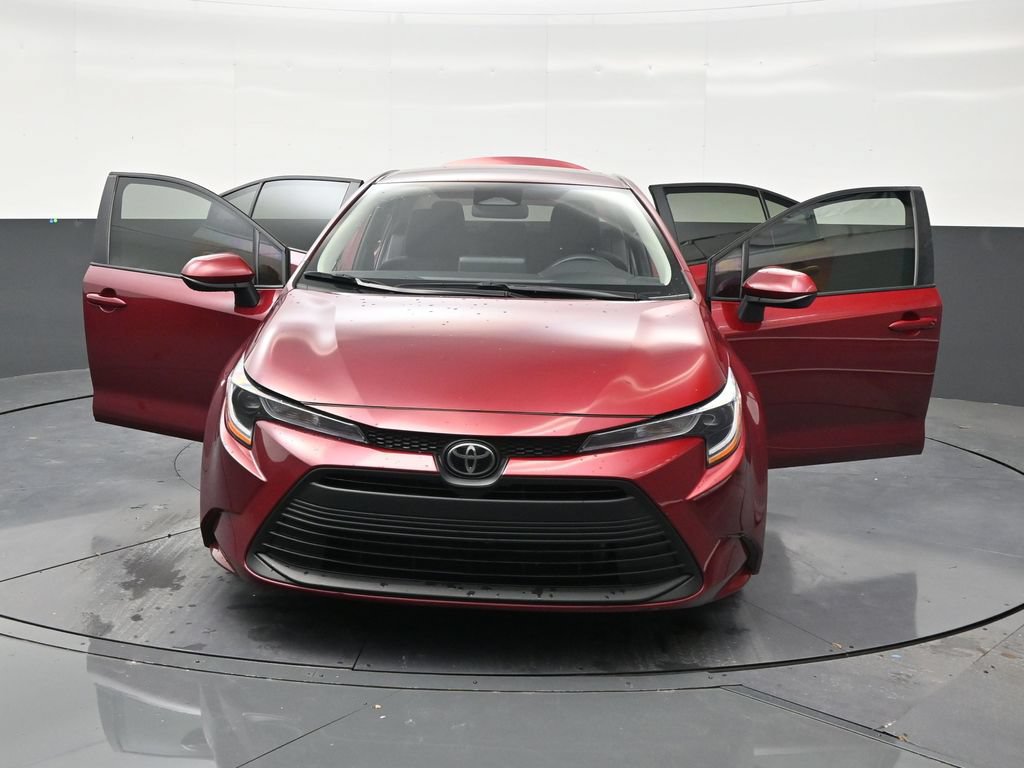 Used 2025 Toyota Corolla LE FWD image 33