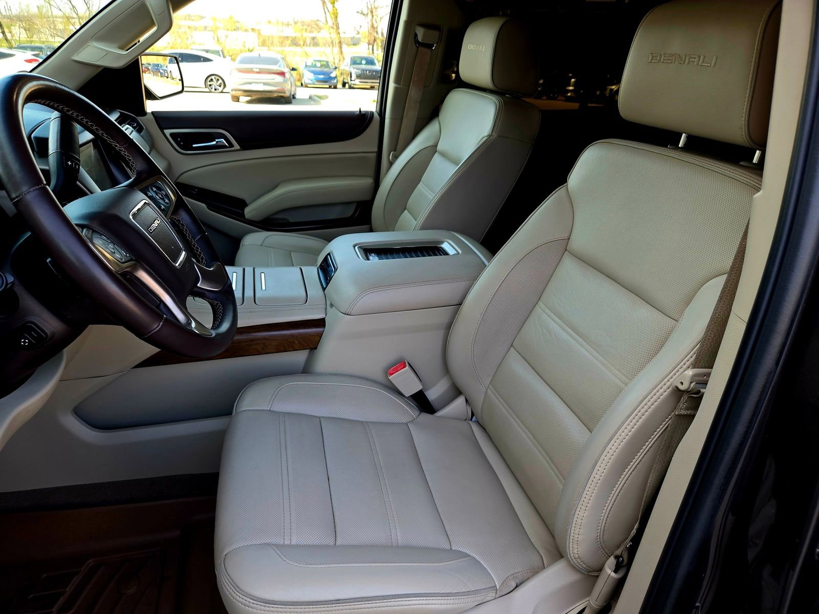 Used 2019 GMC Yukon Denali w/ Denali Ultimate Package image 24