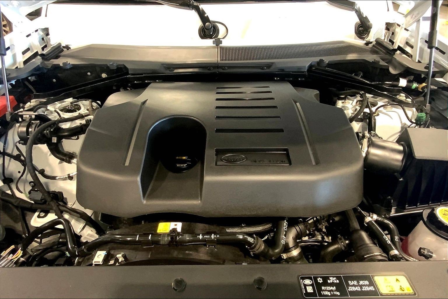 Used 2025 Land Rover Defender 130 S image 29