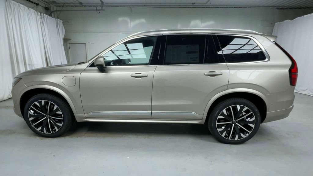 New 2026 Volvo XC90 T8 Plus image 20