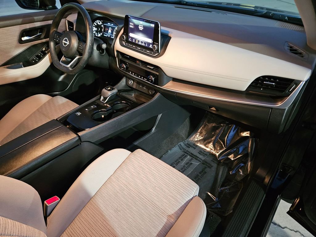 Used 2023 Nissan Rogue SV image 15