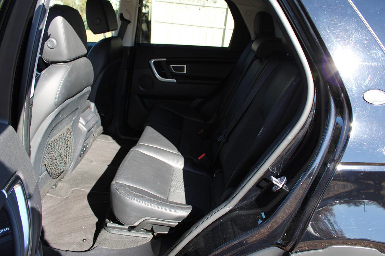 Used 2018 Land Rover Discovery Sport SE image 26